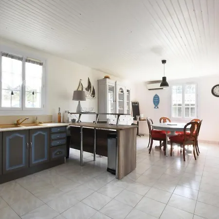 Maison Familiale Avec Spa, Proche Centre Et Plage, 6 Pers - - Fr-1-258-112 * Le Bois-Plage-en-Ré